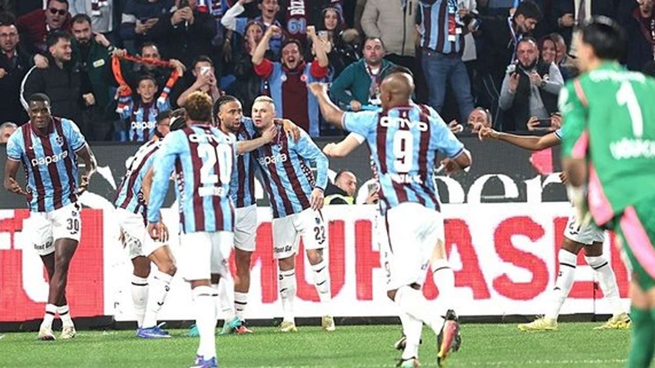 Trabzonspor İstanbul'a darbe! 12 maç 26 puan!