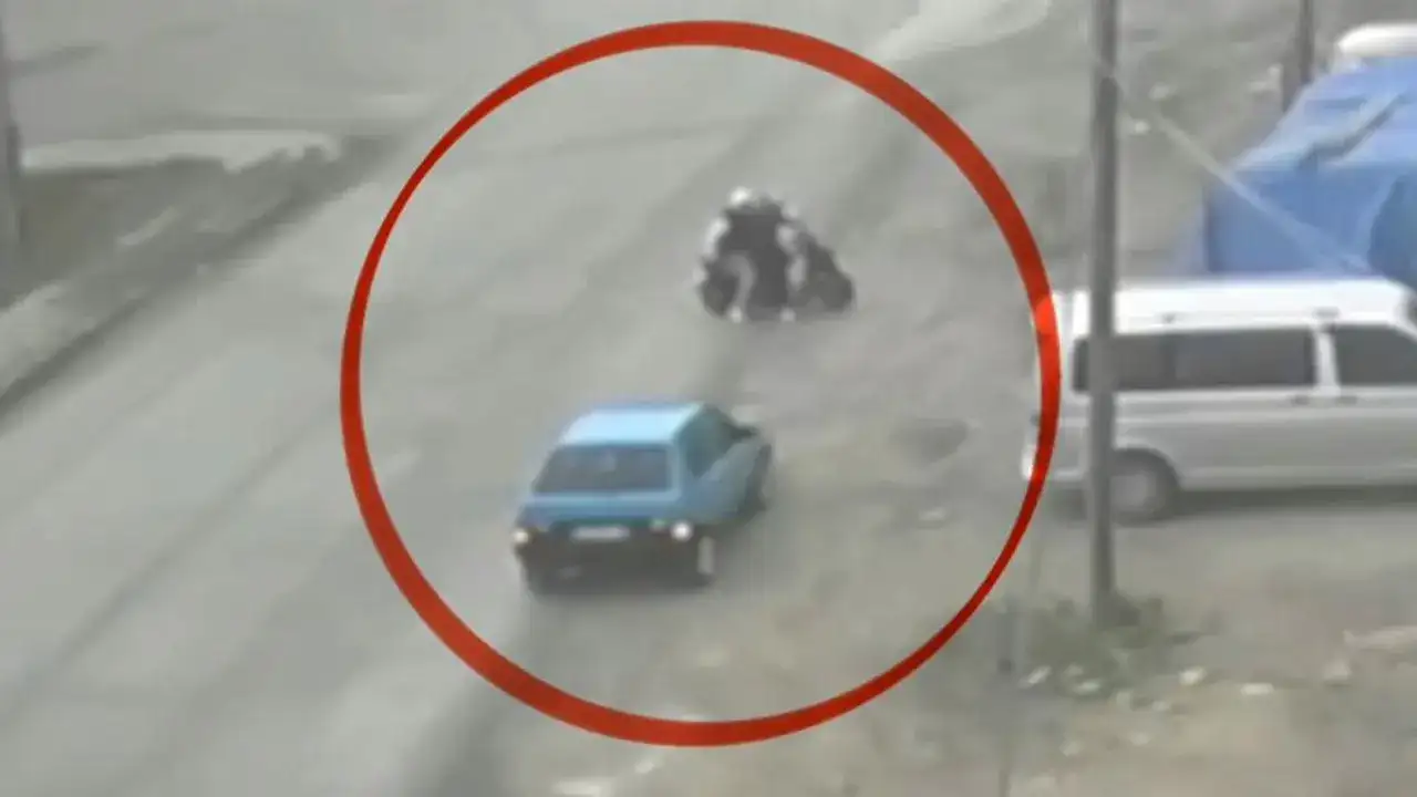 Samsun’da otomobil motosiklete çarptı: 16 yaşındaki çocuk yaralandı