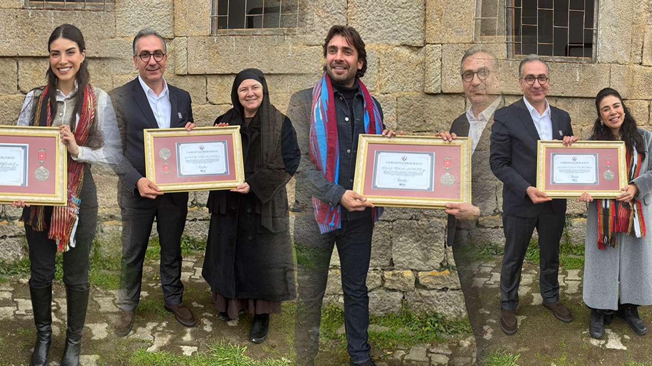 Sürmene’de çekilen dizinin oyuncularına Fahri hemşehrilik verildi