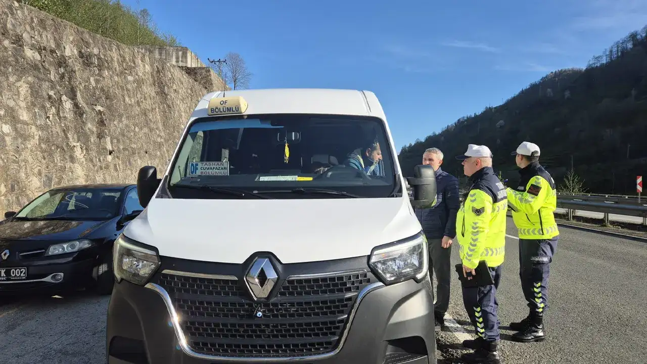 Of’ta öğrenci servislerine denetim yapıldı