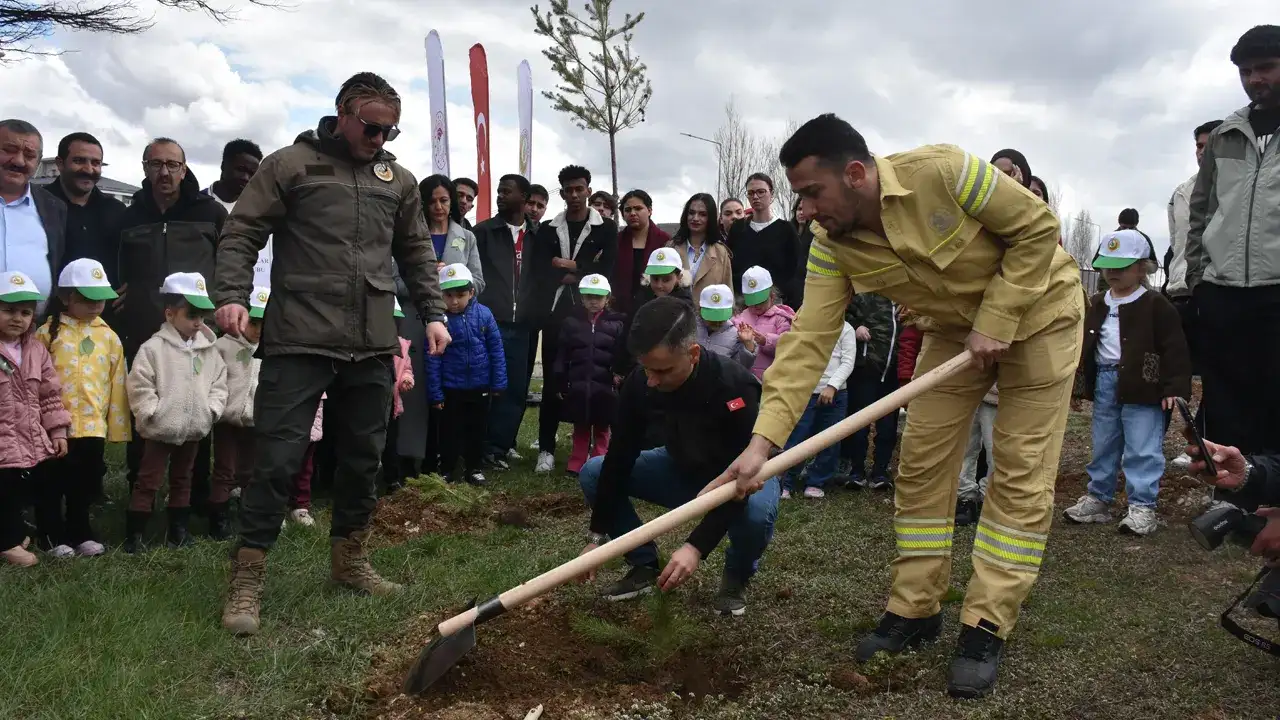 Gümüşhane Kelkit’te fidan dikim etkinliği düzenlendi