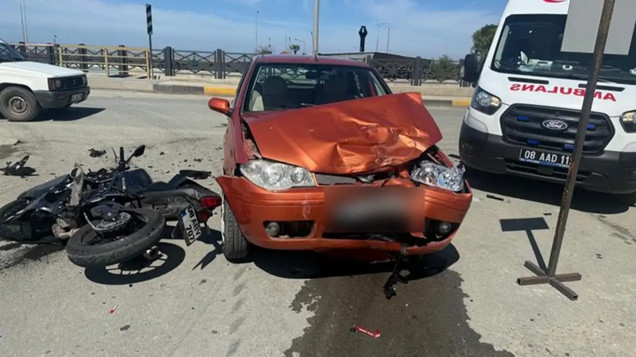 Artvin'de çarpışma genç sürücüyü hayattan kopardı