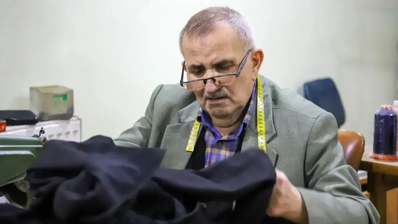 Gümüşhaneli 56 yıllık usta terzi İlyas Aslan: “Dükkanda öleceğim”