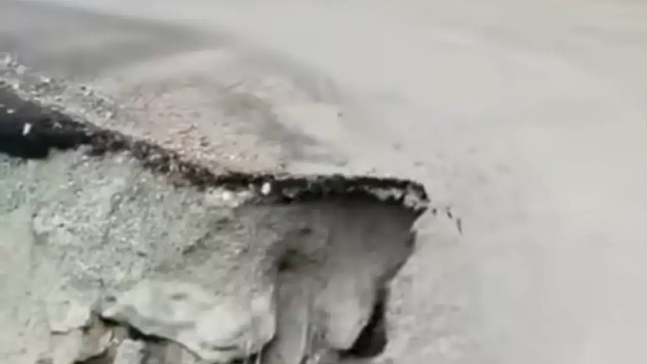 Trabzon’da riskli nokta: Servislerin geçtiği yol alarm veriyor