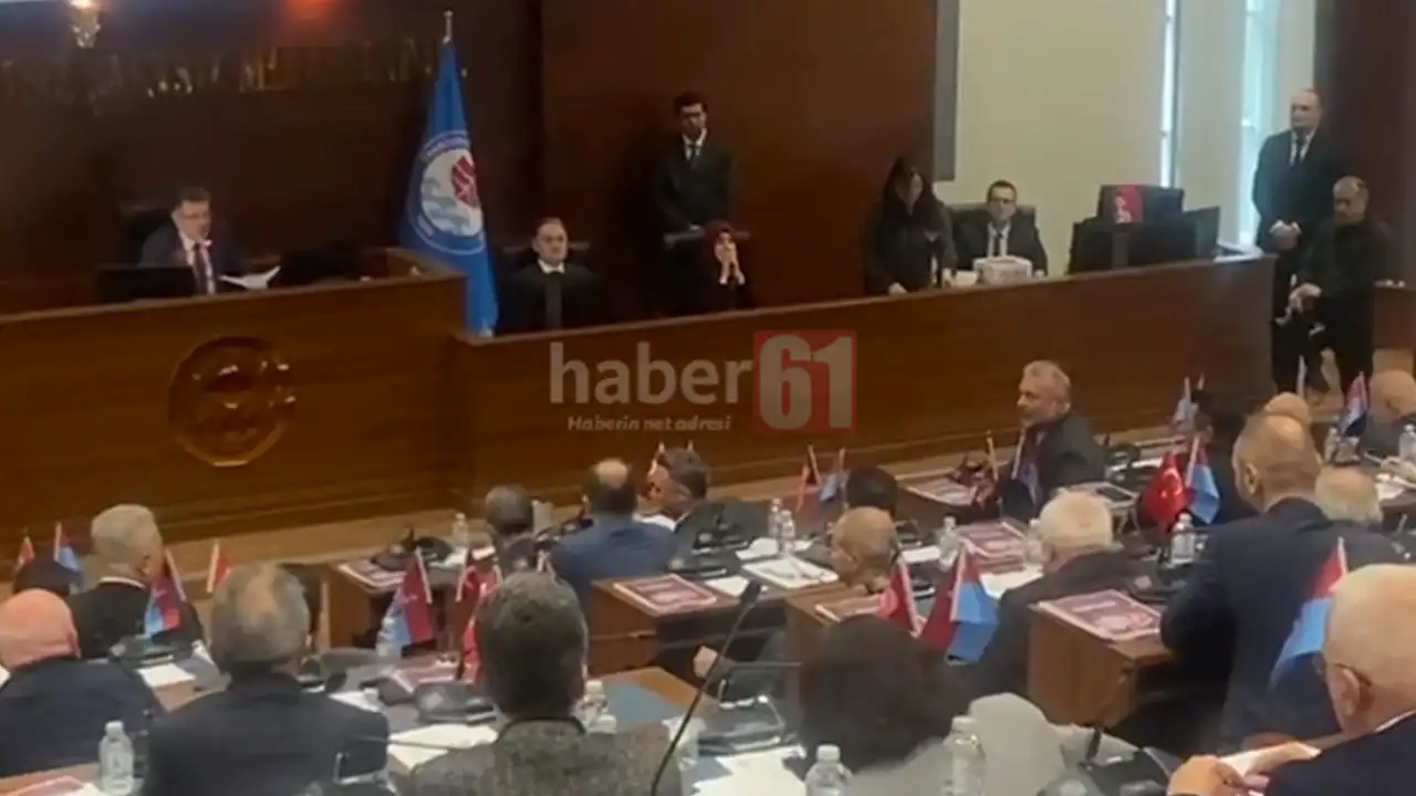 Trabzon Büyükşehir Belediye Meclisi’nde gergin anlar: Sesler bir anda yükseldi
