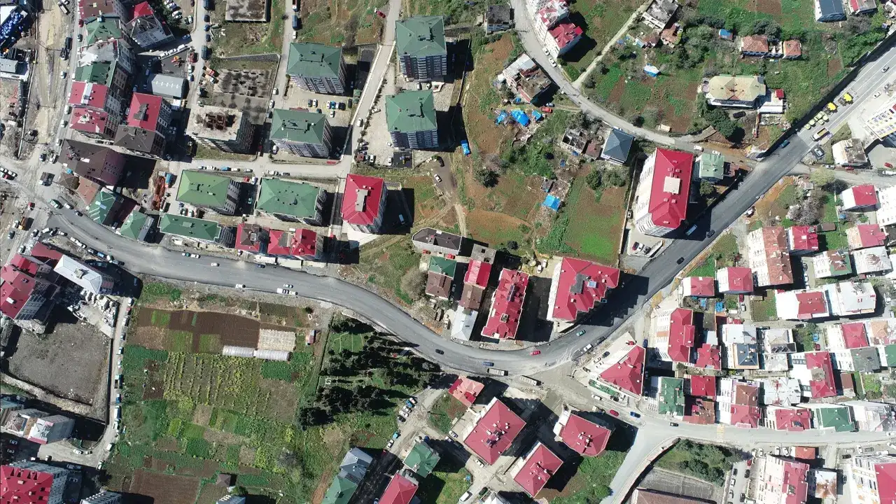 Akçaabat’ta ulaşım seferberliği: Kritik projelerde çalışmalar sürüyor