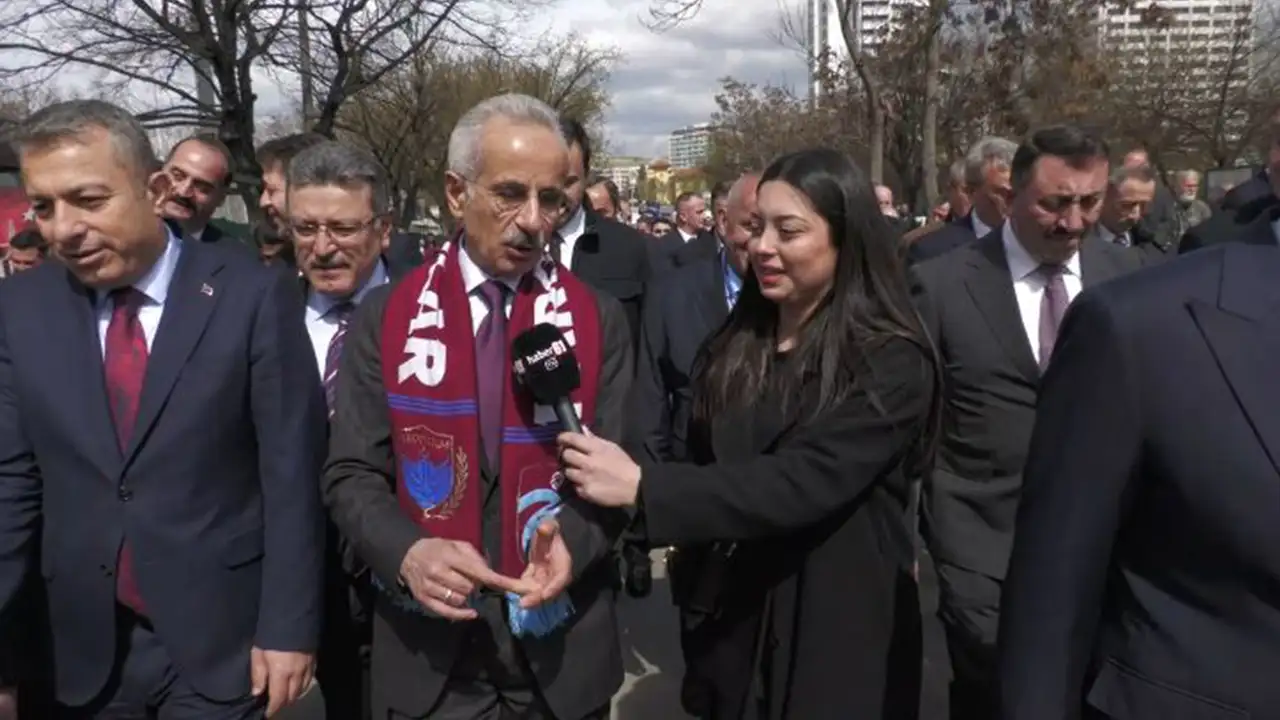 Bakan Uraloğlu Haber61’e konuştu: “Trabzon’u Ankara’da yaşatacağız”