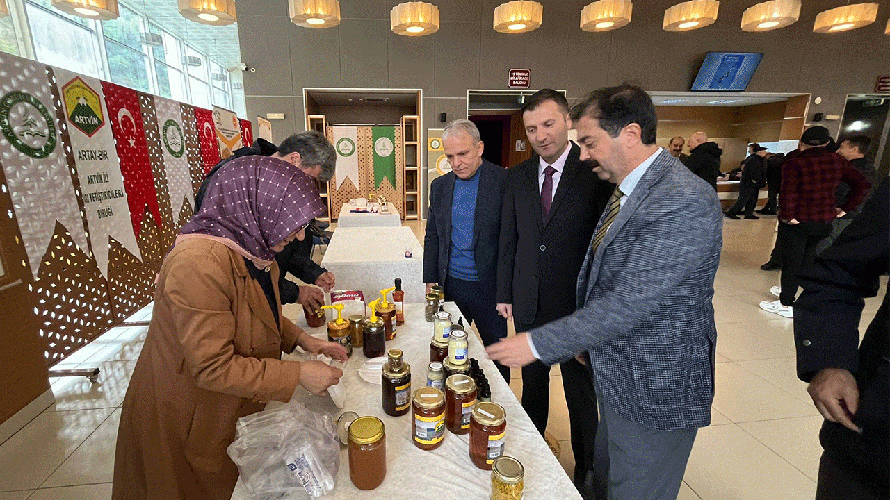 Artvin’de Bal Çalıştayı düzenlendi