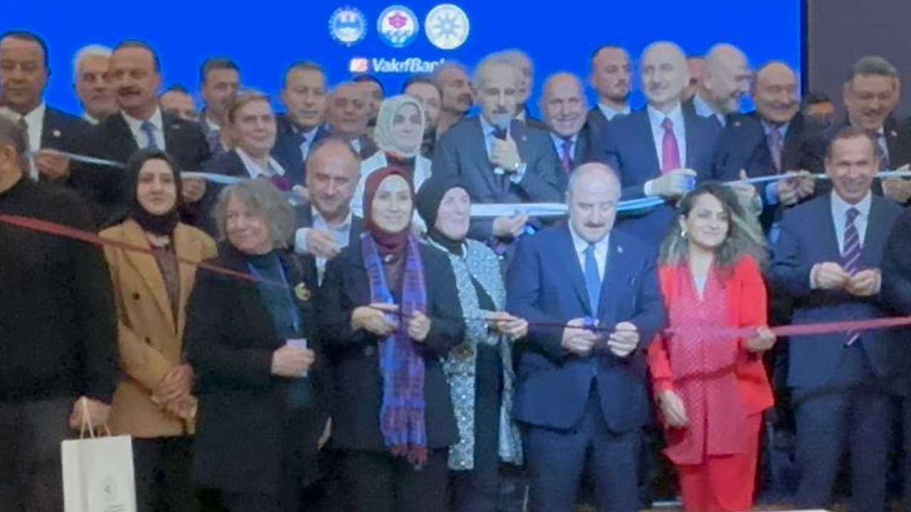 Bakan Uraloğlu: "Ankara'nın kalbinde 4 gün boynca Trabzon fırtınası estireceğiz"