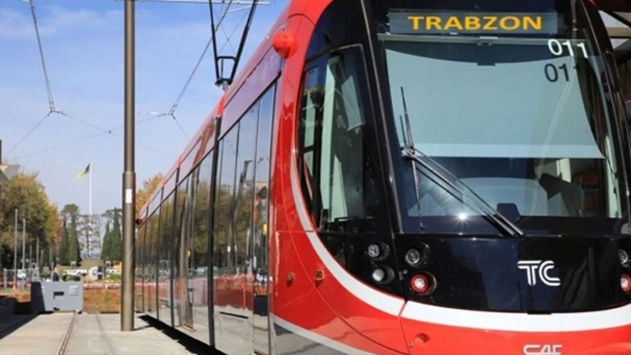 Bakan Uraloğlu müjdeyi Ankara’da verdi: Trabzon Raylı Sistemi için tarih belli oldu