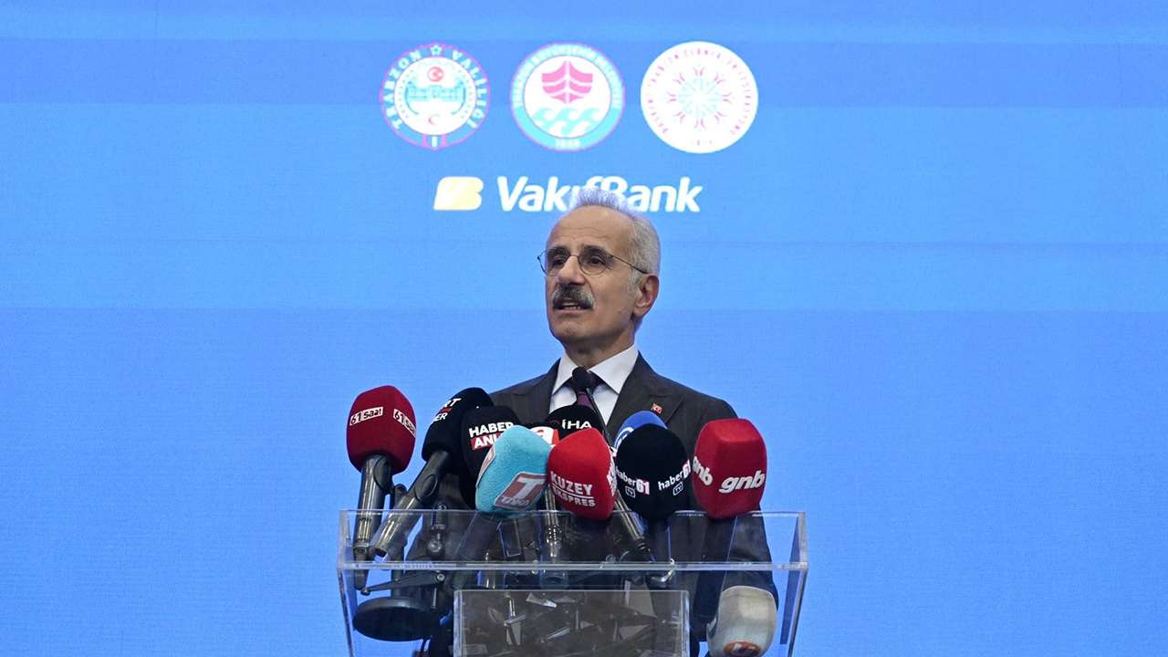Bakan Uraloğlu Ankara’da duyurdu: Trabzon’a tam 300 milyar liralık yatırım
