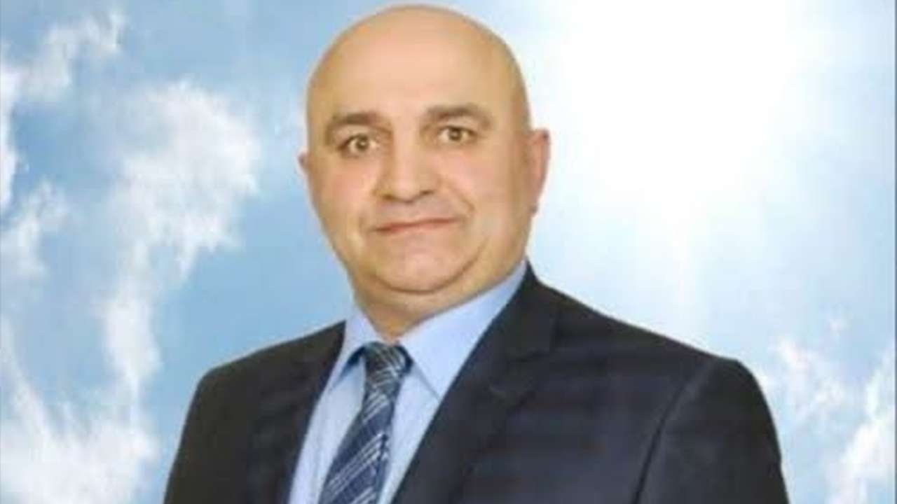 Mahalle muhtarı evinde ölü bulundu