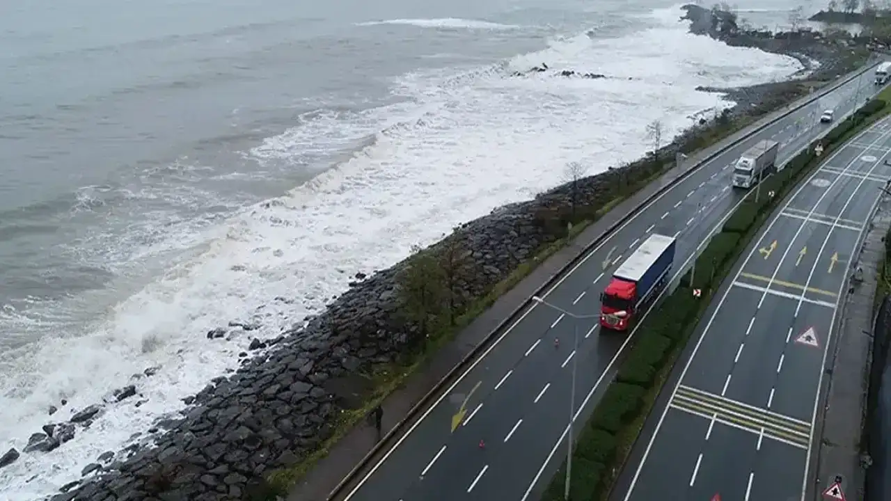 Rize dahil 10 noktada yol çalışması: Sürücülere uyarı