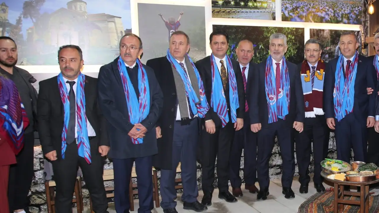 Trabzon Günleri’nde Vali Şahin takdir topladı