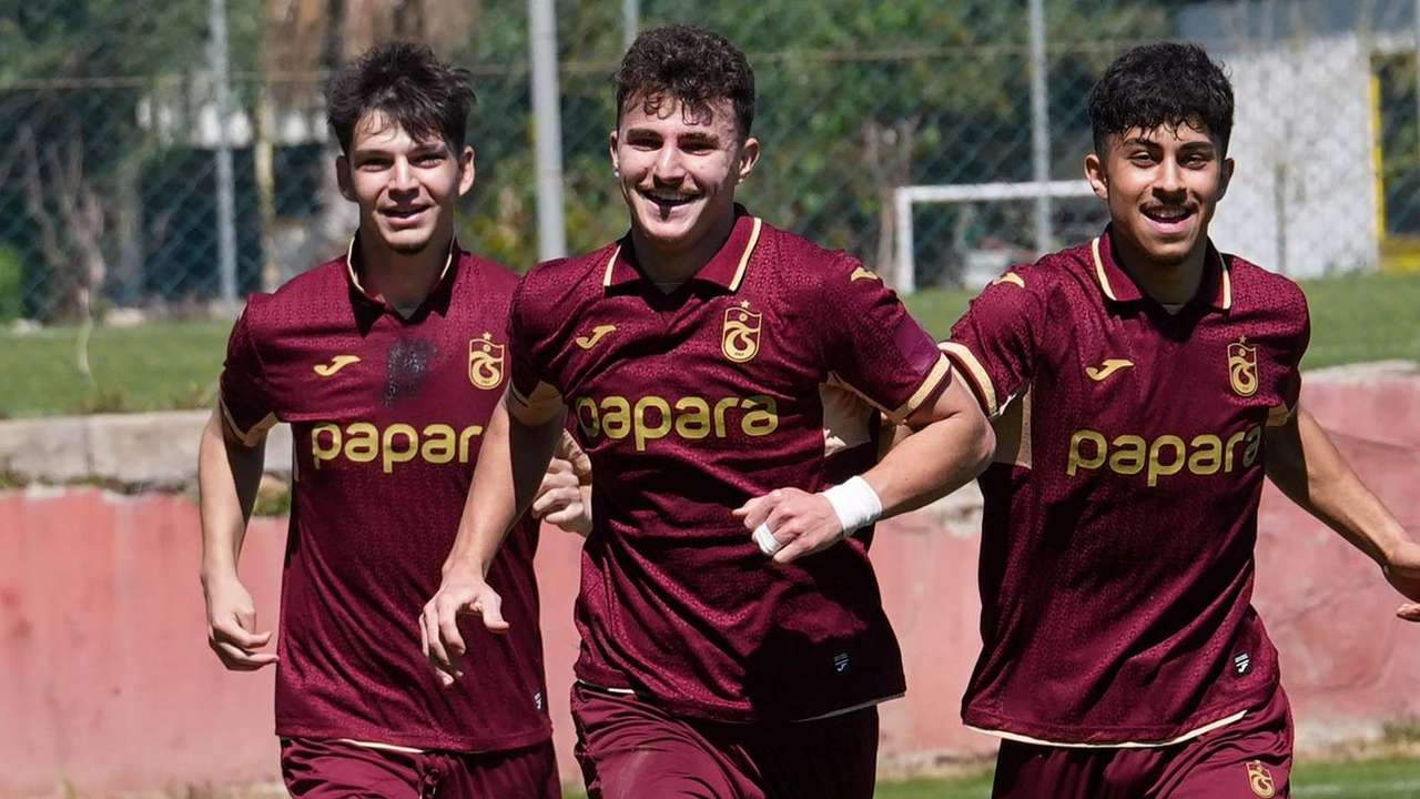 Trabzonspor Alanya karşısında hata yapmadı! Fırtına zirveye tutundu