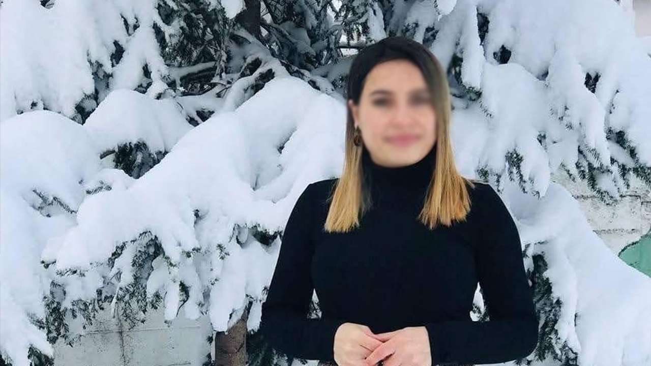 Yamaçtan yuvarlanan otomobilde baba ve öğretmen kızı can verdi