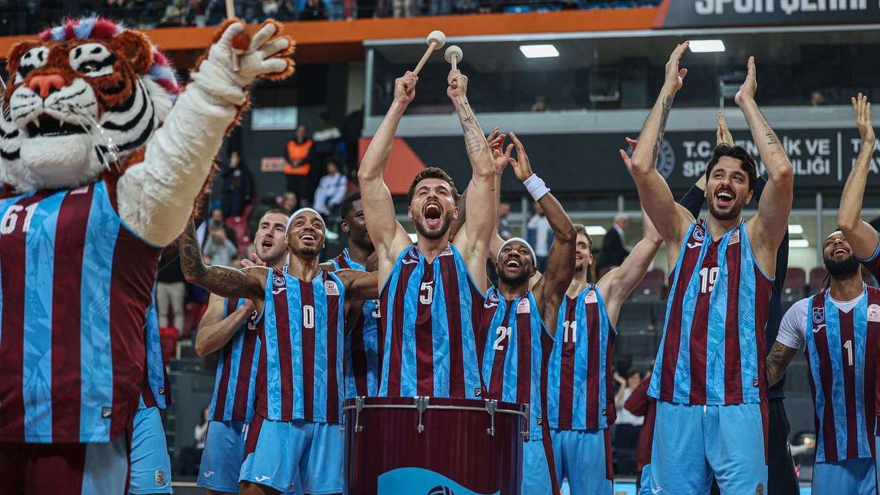 Trabzonspor - Petkimspor maçı canlı anlatımı Haber61’de