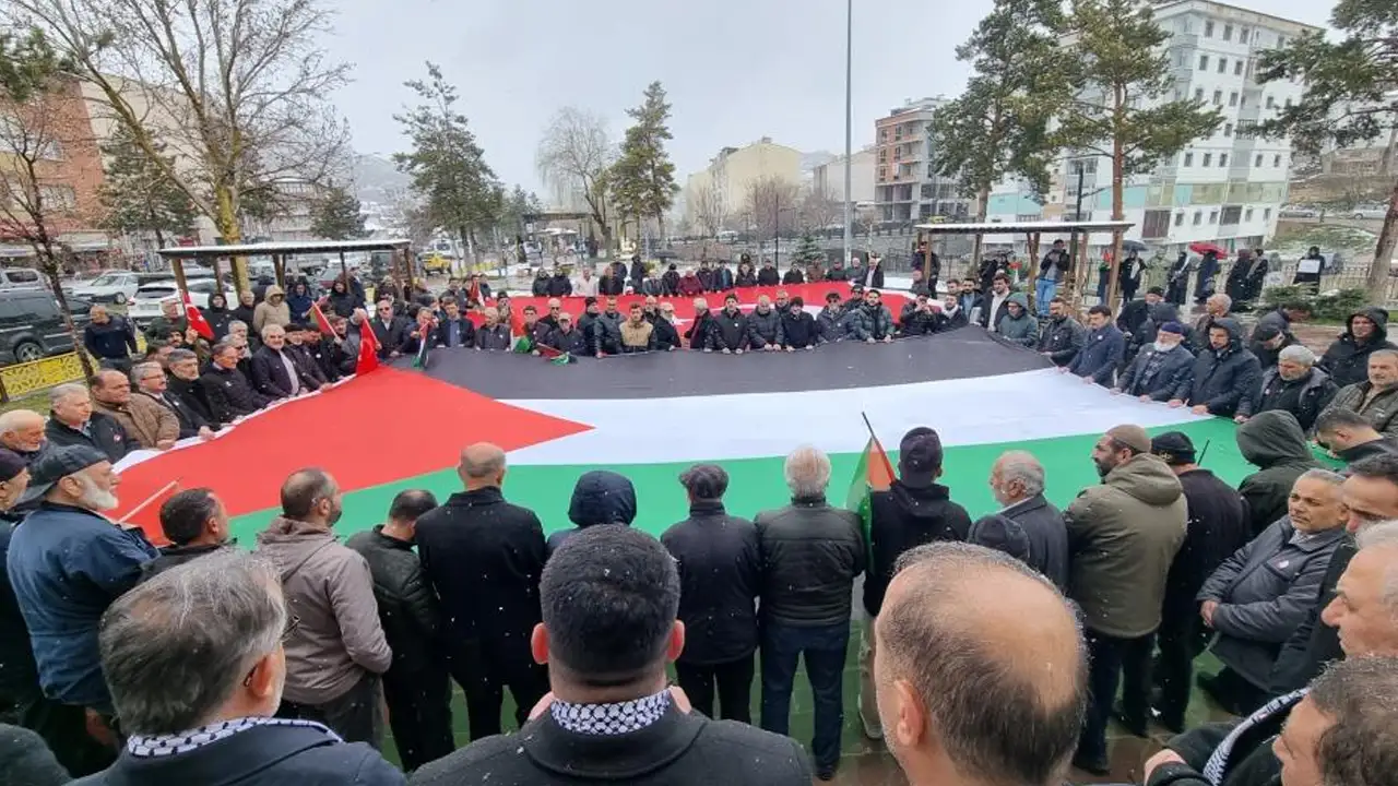 Bayburt’ta Filistin’e destek için basın açıklaması düzenlendi