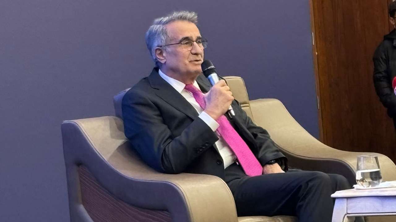 Şenol Güneş’ten 2010-2011 açıklaması: Emek paraya karşı kaybetmiştir! Artık geleceğe bakmalıyız