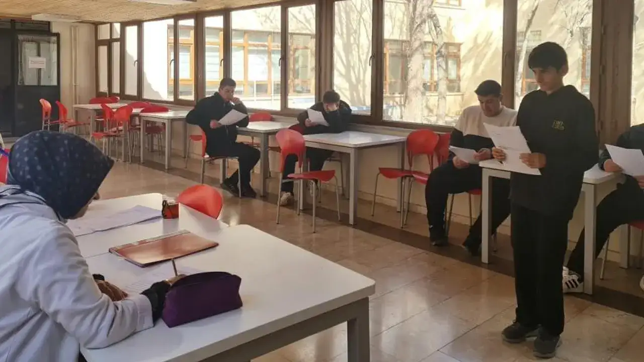 Bayburt Lisesi’nde hitabet yarışması! Birinci belli oldu