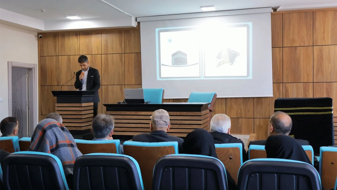 Bayburt’ta hacı adayları seminerde bilgilendirildi