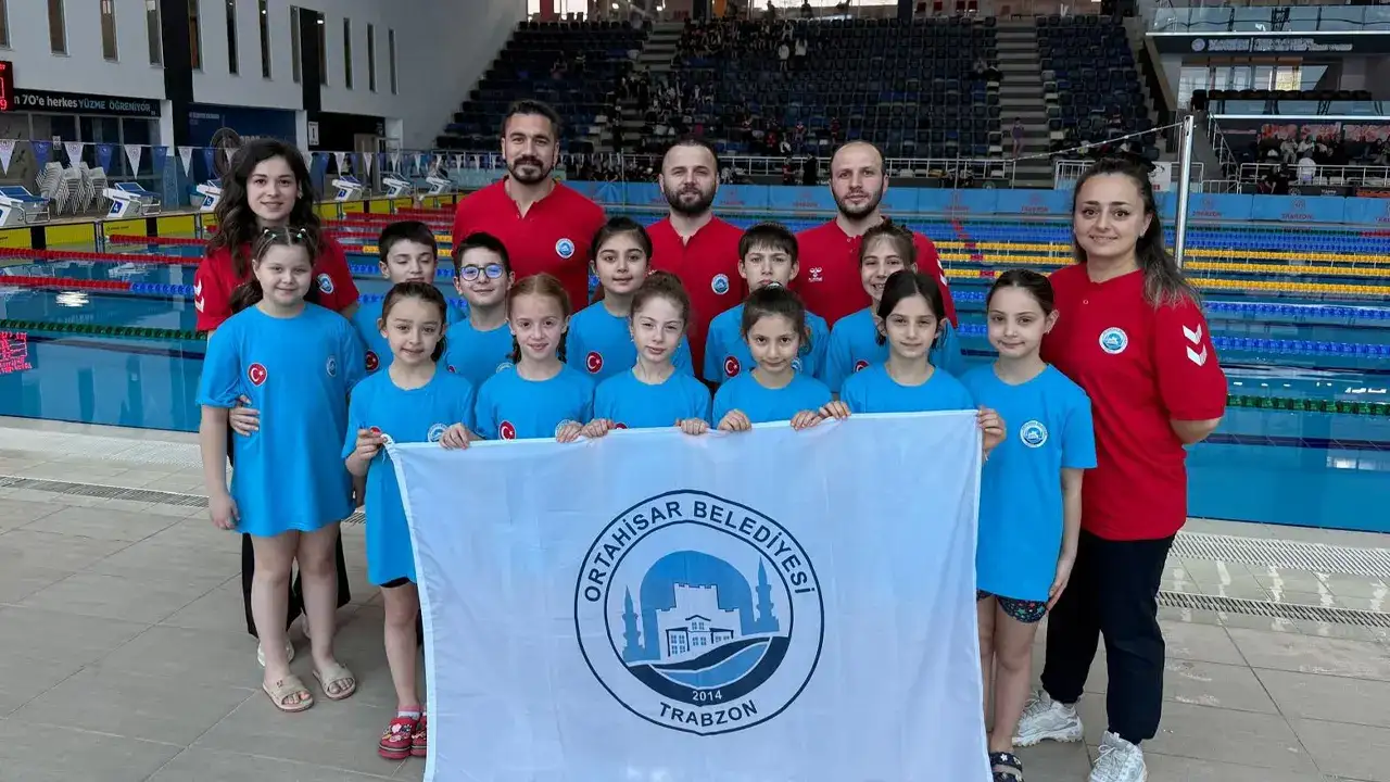 Ortahisar’ın minik yüzücülerinden 28 madalyalık başarı
