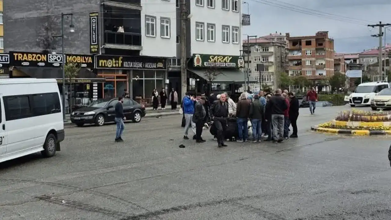 Araklı’da motosiklet kazası: Sürücü aracın altına girdi