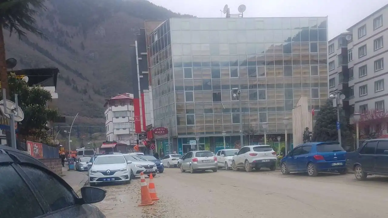 Maçka'da çalışmalar ağır aksak yürüyor