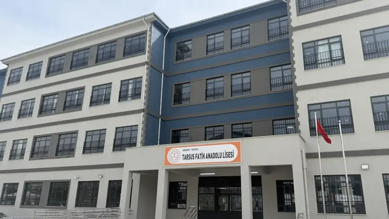 Mersin'de bir lise öğrencisi silahla yakalandı