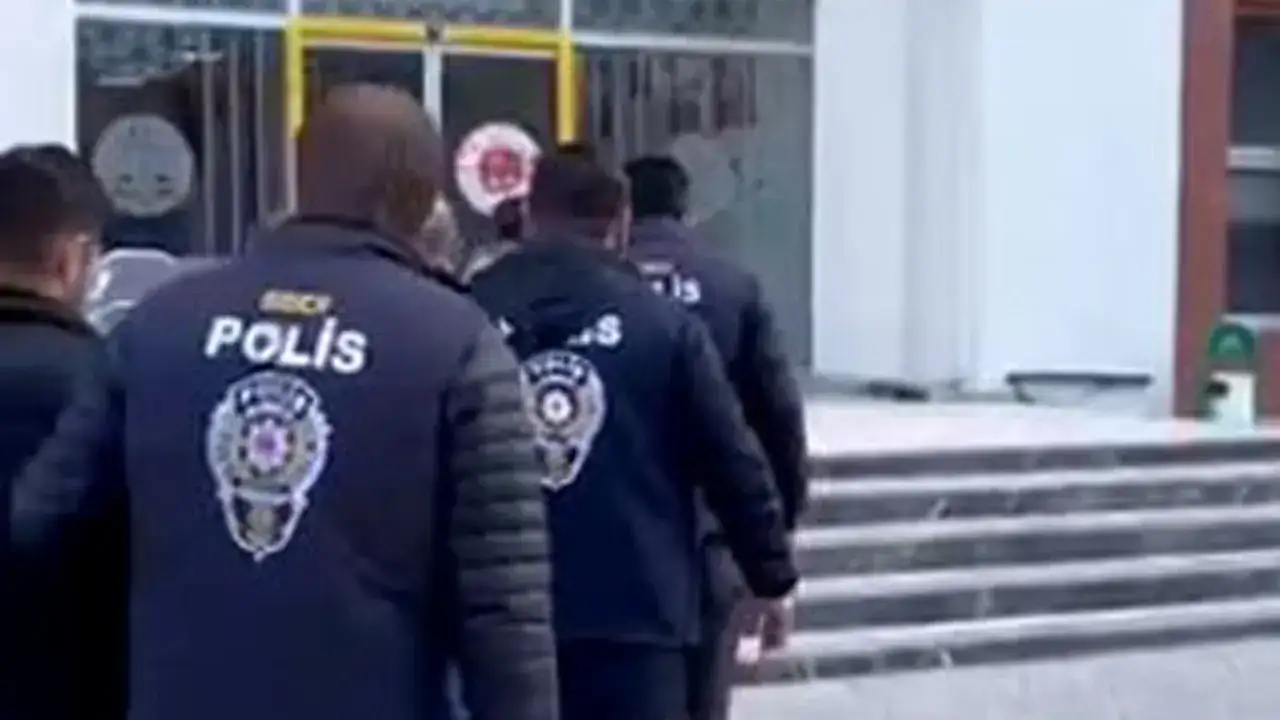 Artvin ve Rize’de yasa dışı bahis operasyonu: 5 şüpheli yakalandı