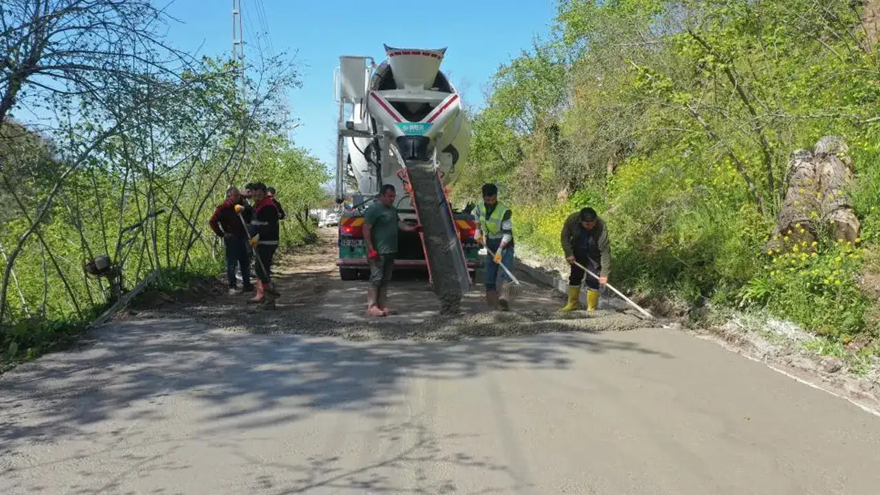 Ordu’da beton yol çalışmaları sürüyor