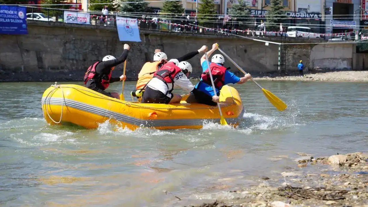 Bayburt’ta Türkiye Rafting Şampiyonası heyecanı başladı
