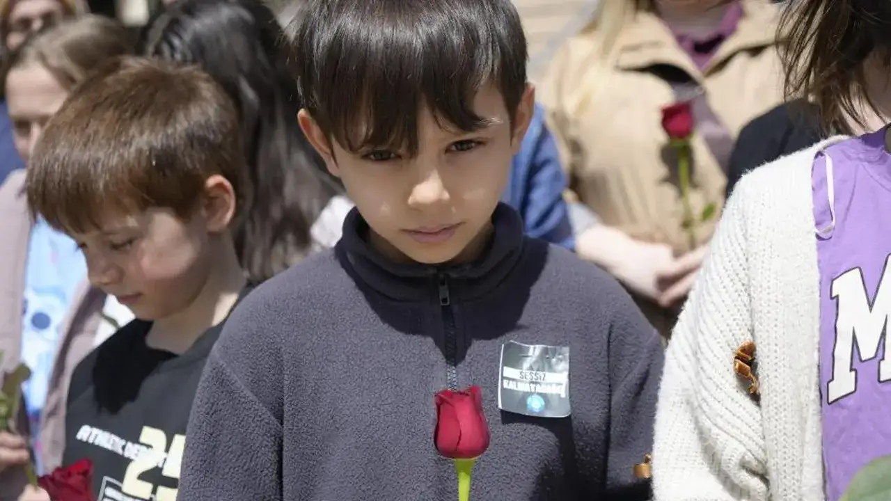 Gümüşhane’de okul saldırılarında hayatını kaybedenler anıldı