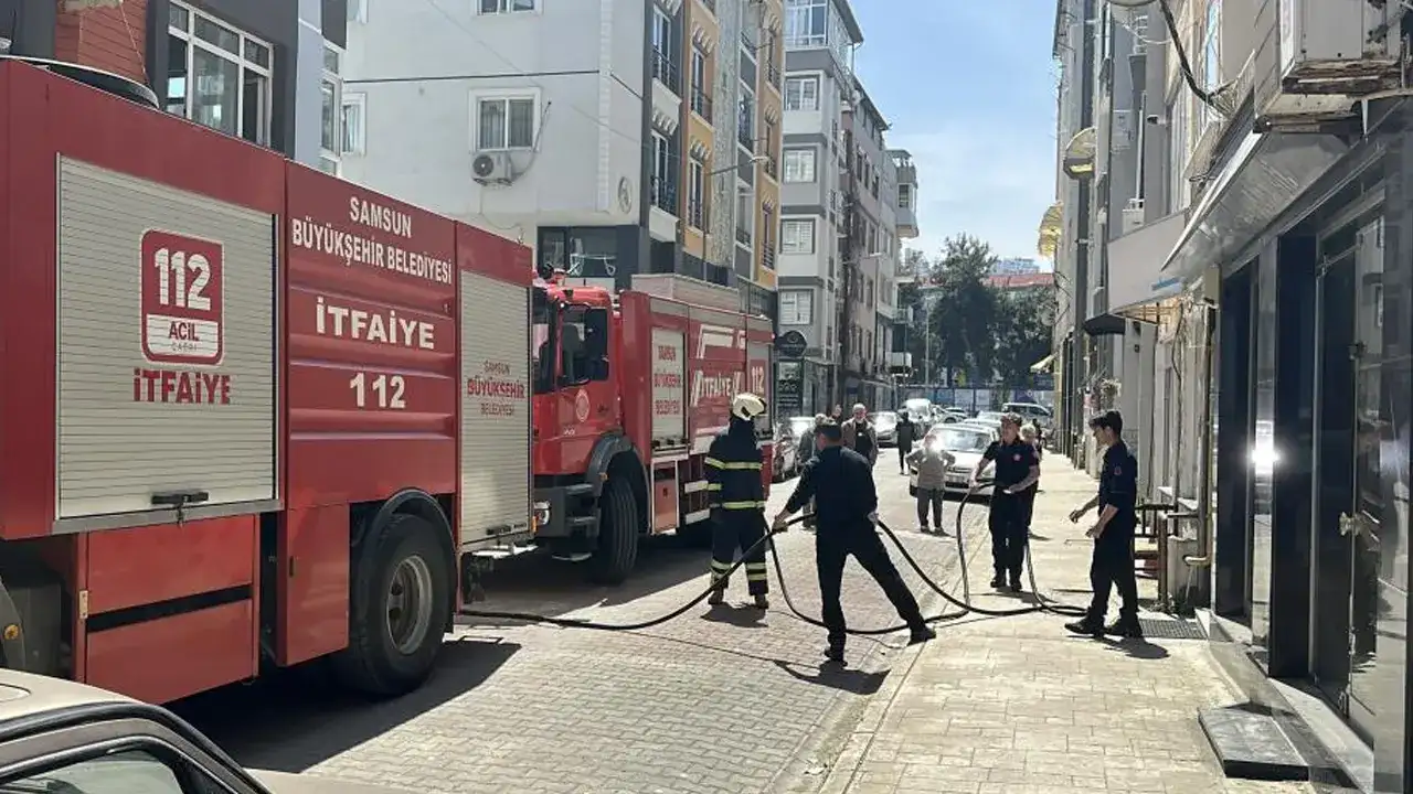 Samsun Atakum’da balkon yangını paniğe neden oldu