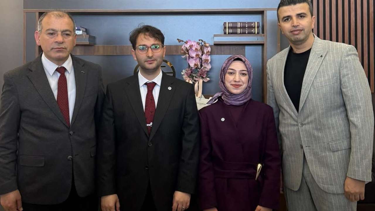 Trabzonlu genç Avukatlar Akçaabat’ta hukuk bürosunu açtı