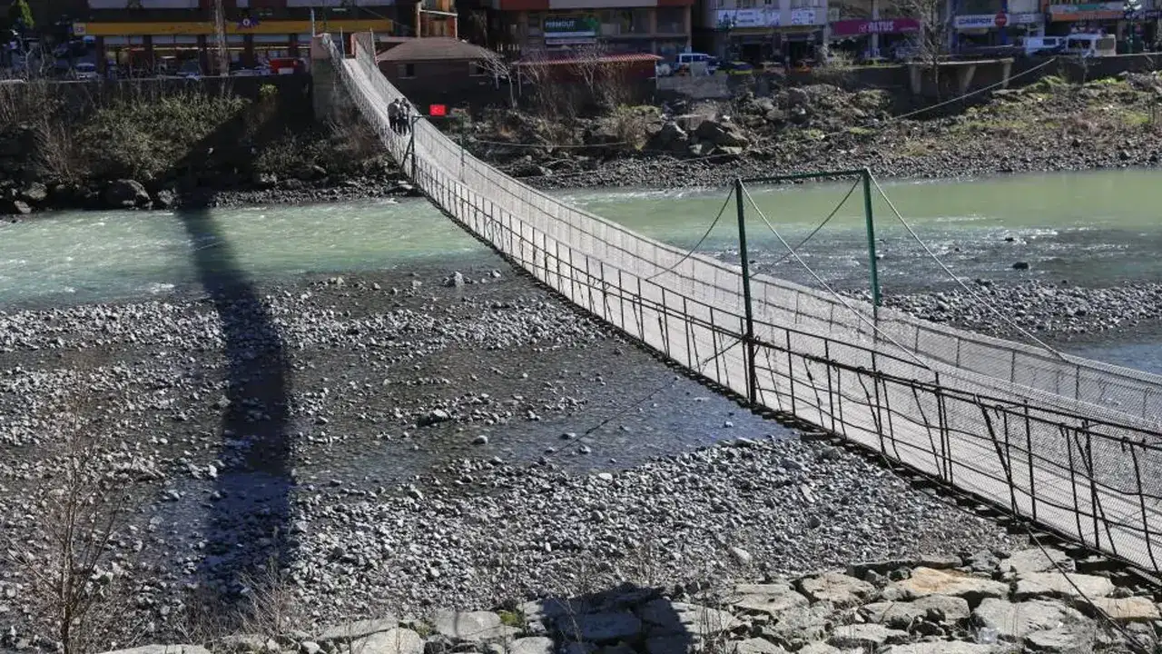 Artvin’de asma köprüler zamana meydan okuyor