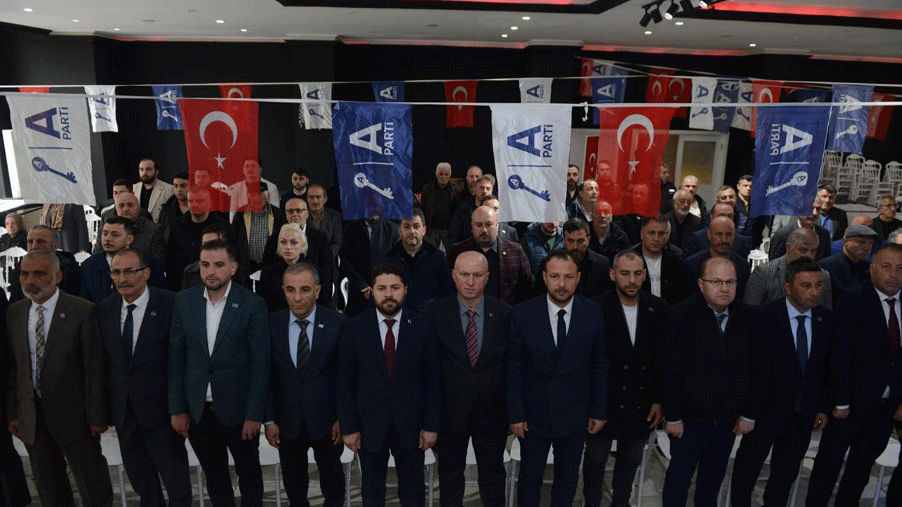 Anahtar Parti Trabzon'da yapılanmasını sürdürüyor