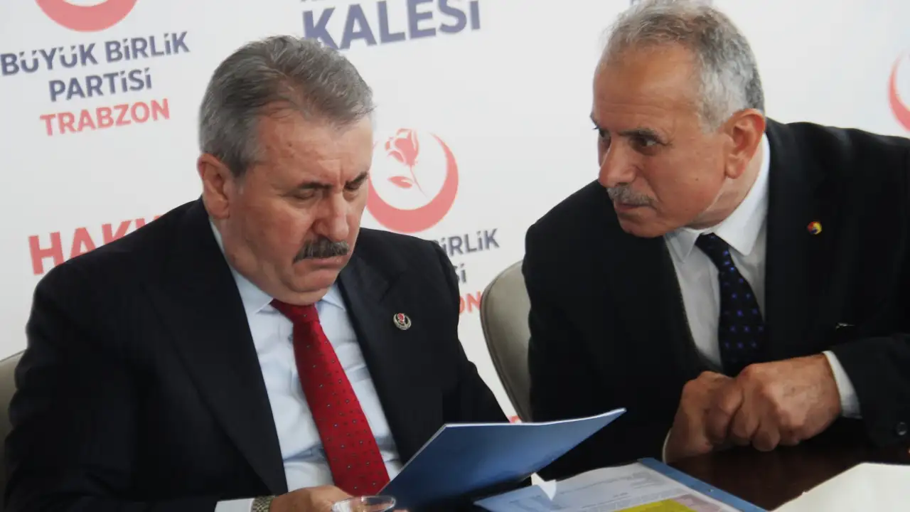 Mustafa Destici'den Trabzon'da fındık açıklaması: "Arazilerin bölünmesi üretimi olumsuz etkiliyor"