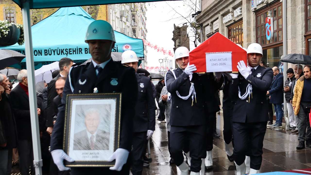 Atay Aktuğ son yolculuğuna uğurlandı!