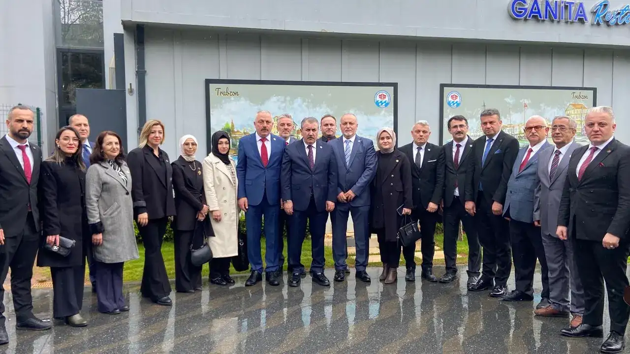 Trabzon’da Başkan Genç Genel Başkan Destici onuruna kahvaltı verdi