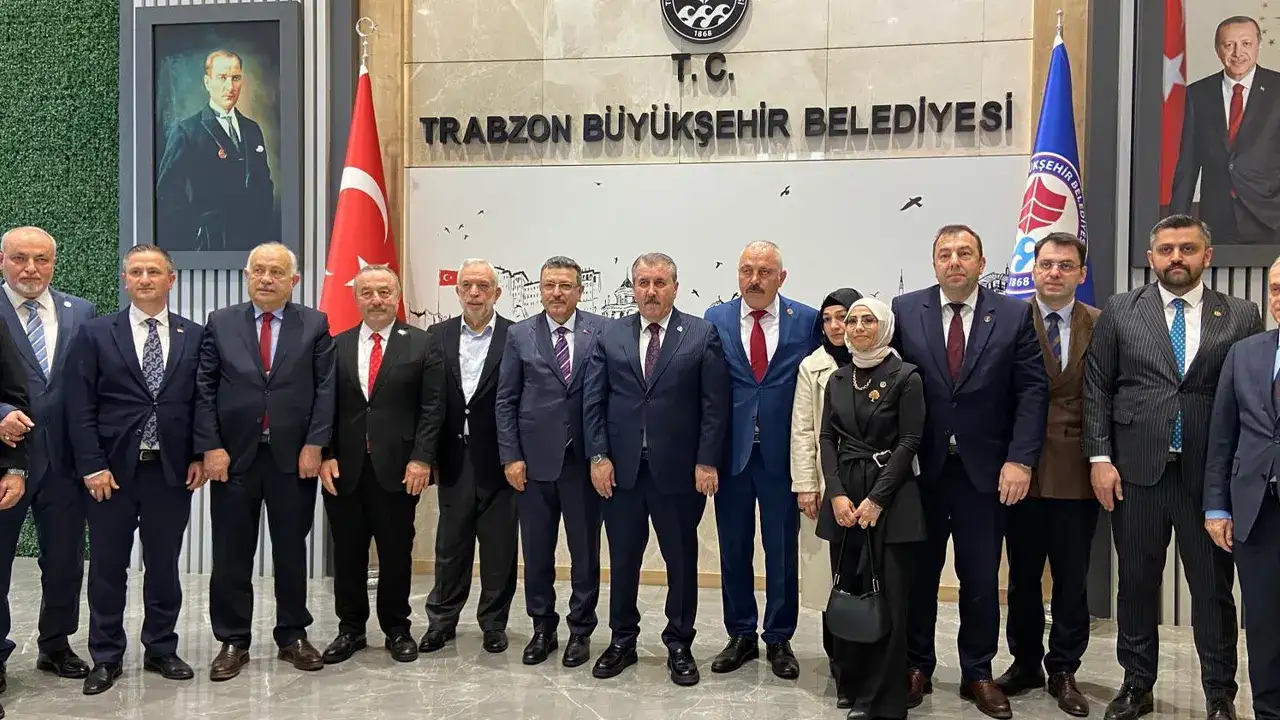 Başkan Destici’ye Trabzon’da dikkat çeken karşılama! Eski başkan da yer aldı