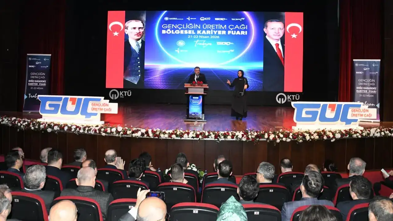 Trabzon’da kariyer fuarı yoğun ilgi gördü: “En büyük gücümüz gençlerimiz”