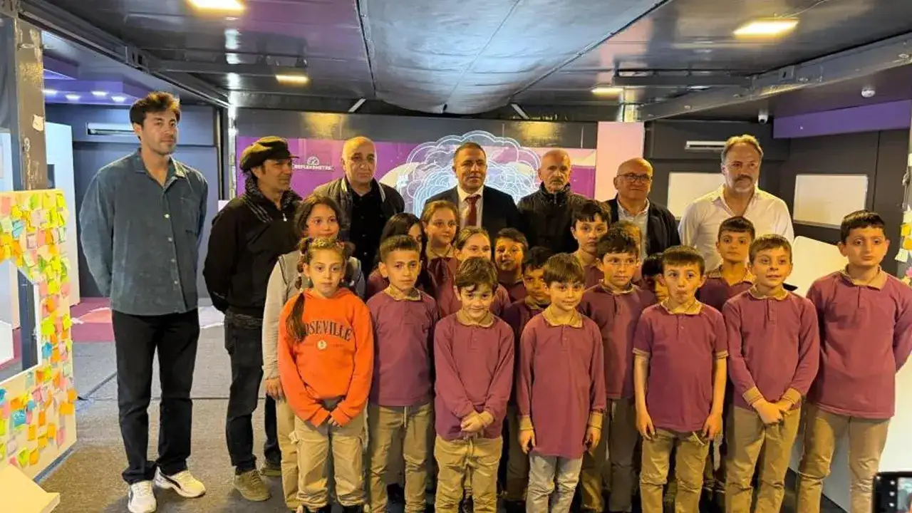 Trabzon’da bilim tırına yoğun ilgi: Binlerce öğrenci ziyaret etti