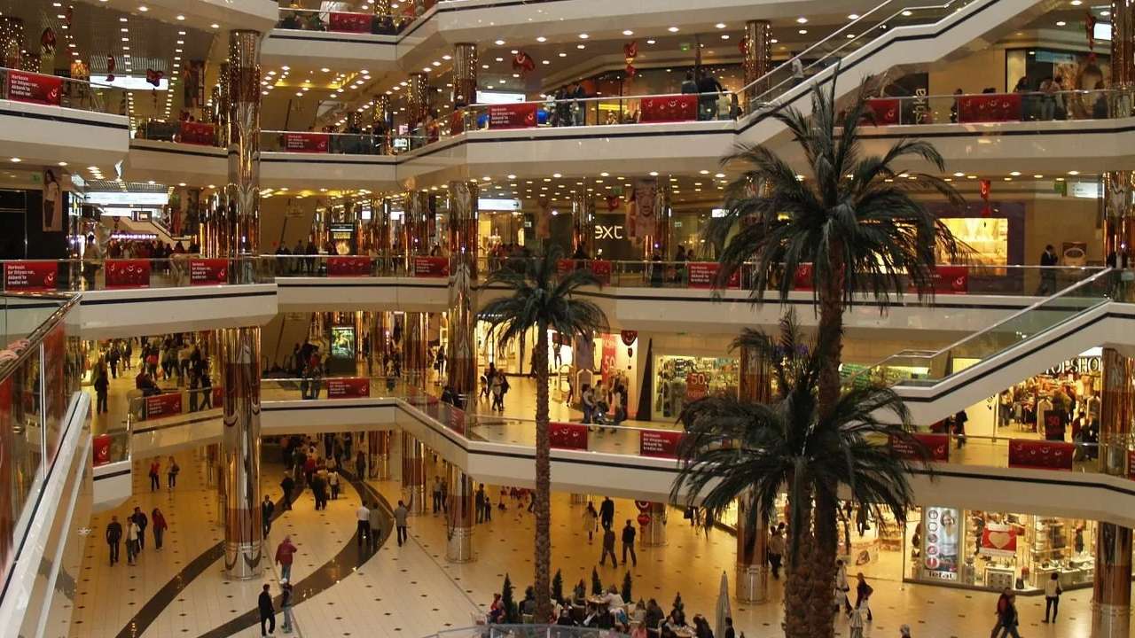 AVM’lere girişler ücretli mi olacak? Resmi açıklama geldi