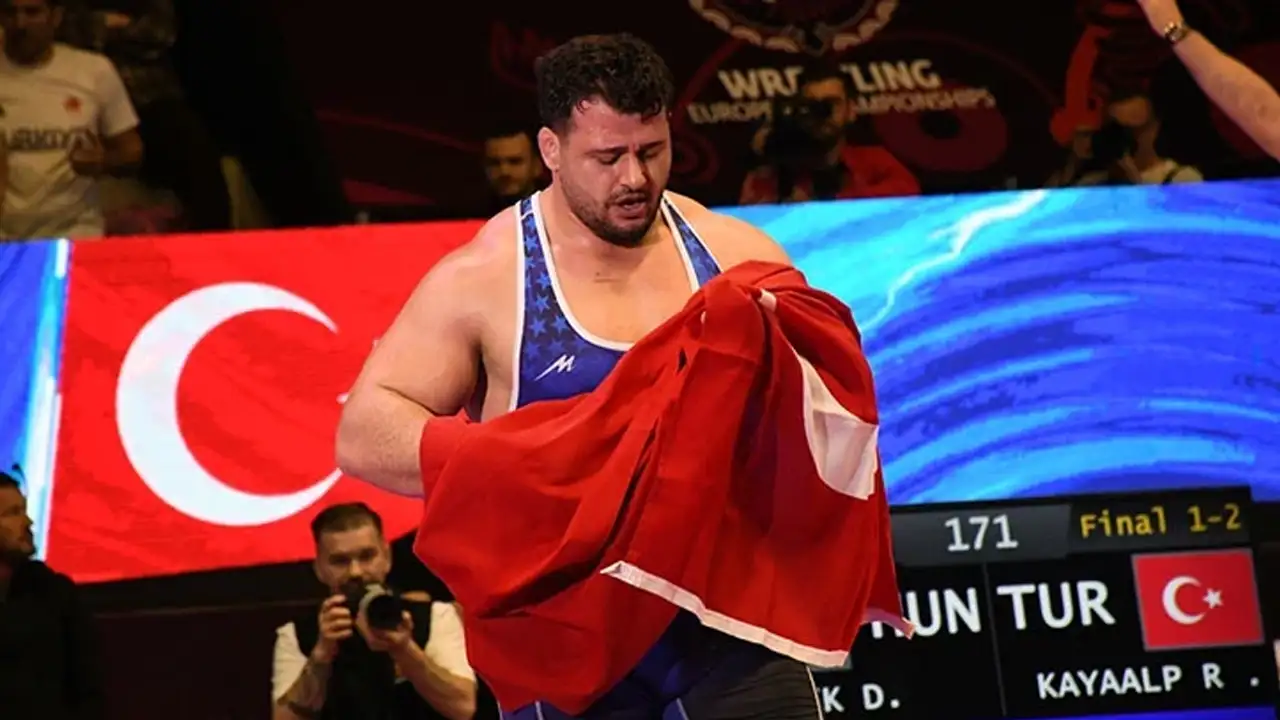 Trabzon Valisi Tahir Şahin’den Rıza Kayaalp’e tebrik mesajı