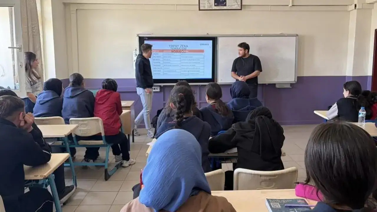 Bayburt’ta öğrencilere yapay zekâ eğitimi