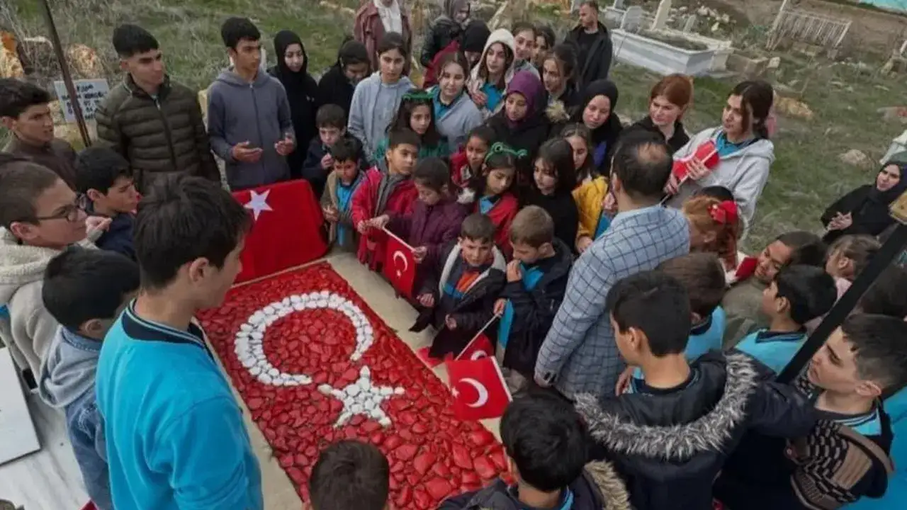 Bayburt’ta Şehit Mete Okur kabri başında anıldı