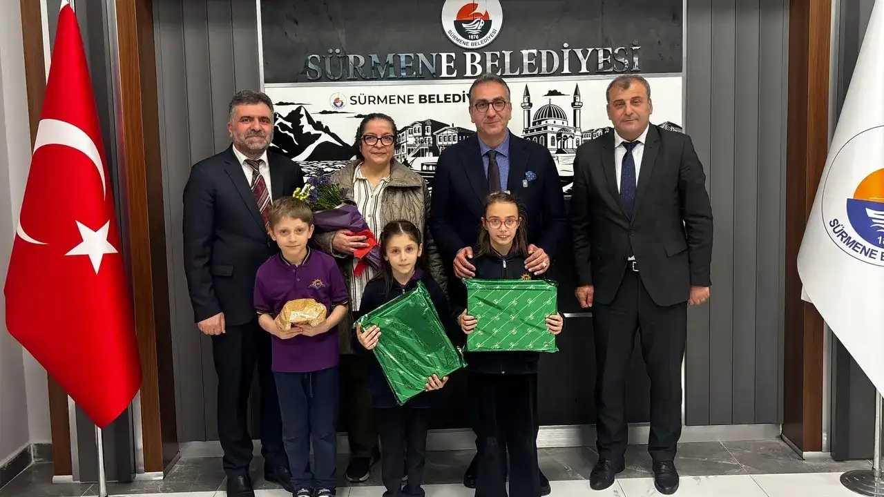 Sürmene’de 23 Nisan’da koltuk çocuklara emanet edildi