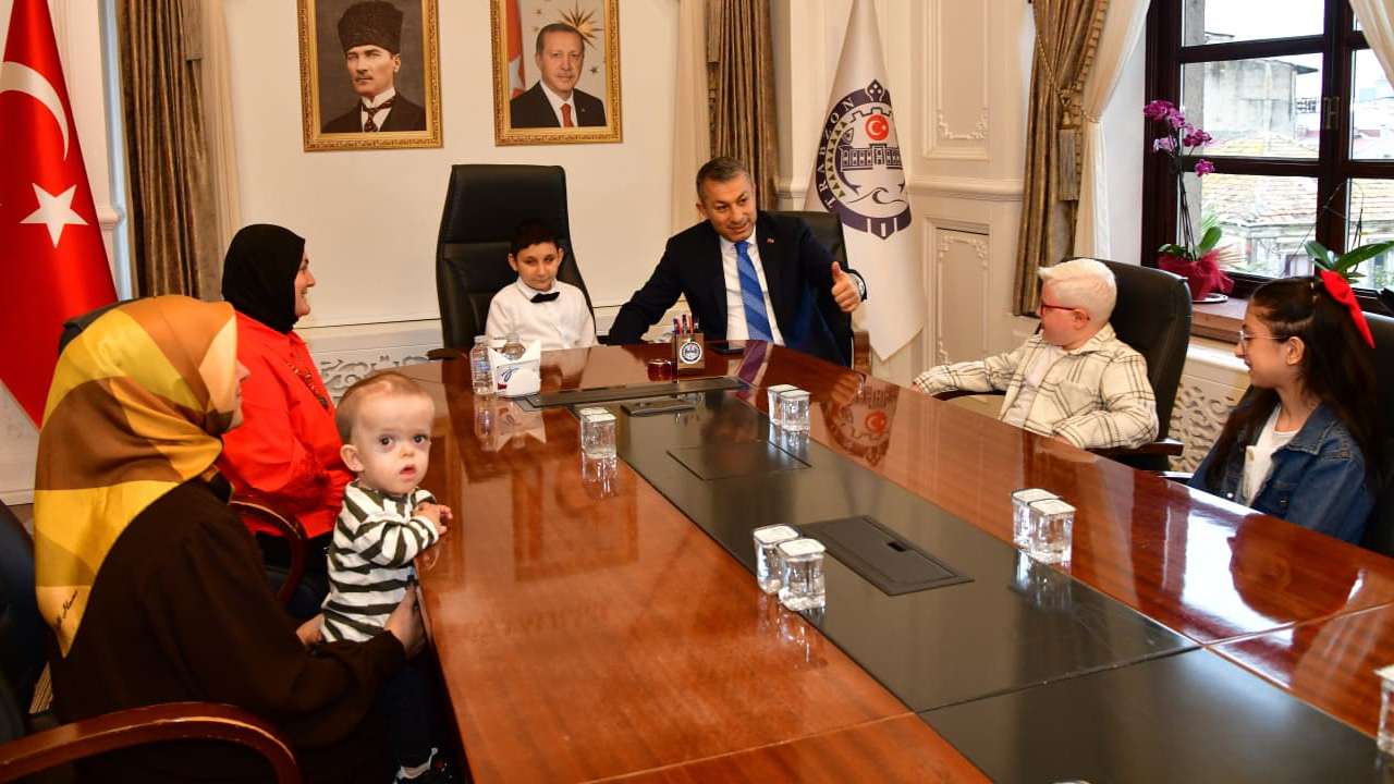 Alp Özel Eğitim Merkezi heyetinden Vali Tahir Şahin’e anlamlı ziyaret