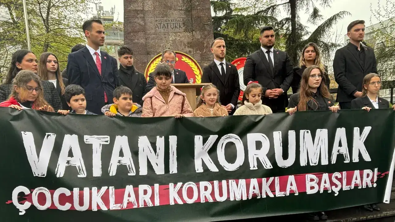 Trabzon’da 23 Nisan töreni: Atatürk Anıtı’na çelenk sunuldu